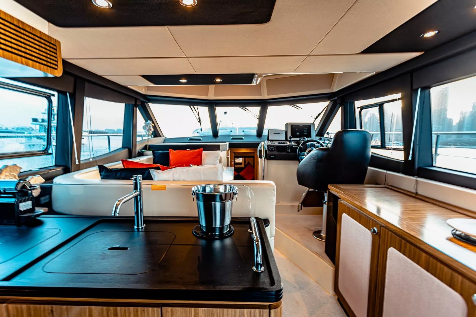 Foto 5: Azimut Magellano 43 Fuß