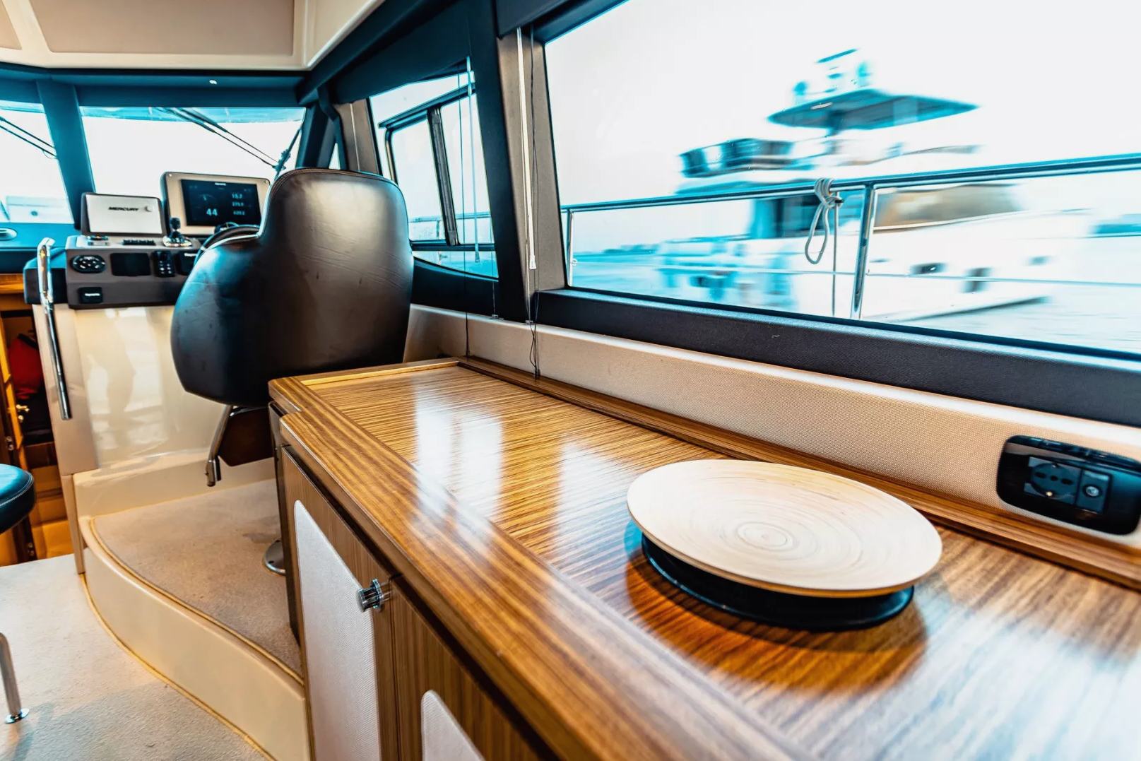 Foto 10: Azimut Magellano 43 Fuß