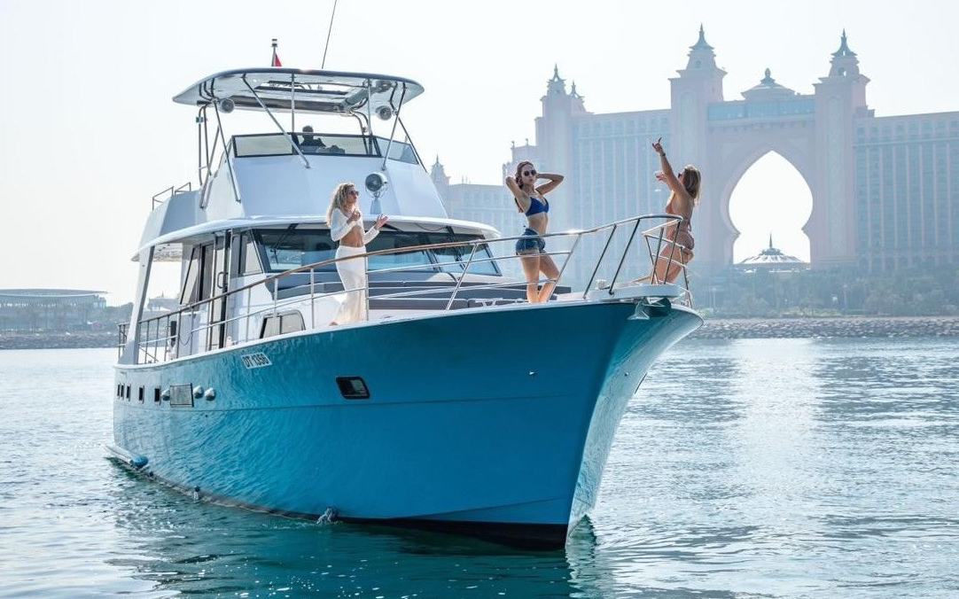 Vogue Hatteras (64 Fuß)