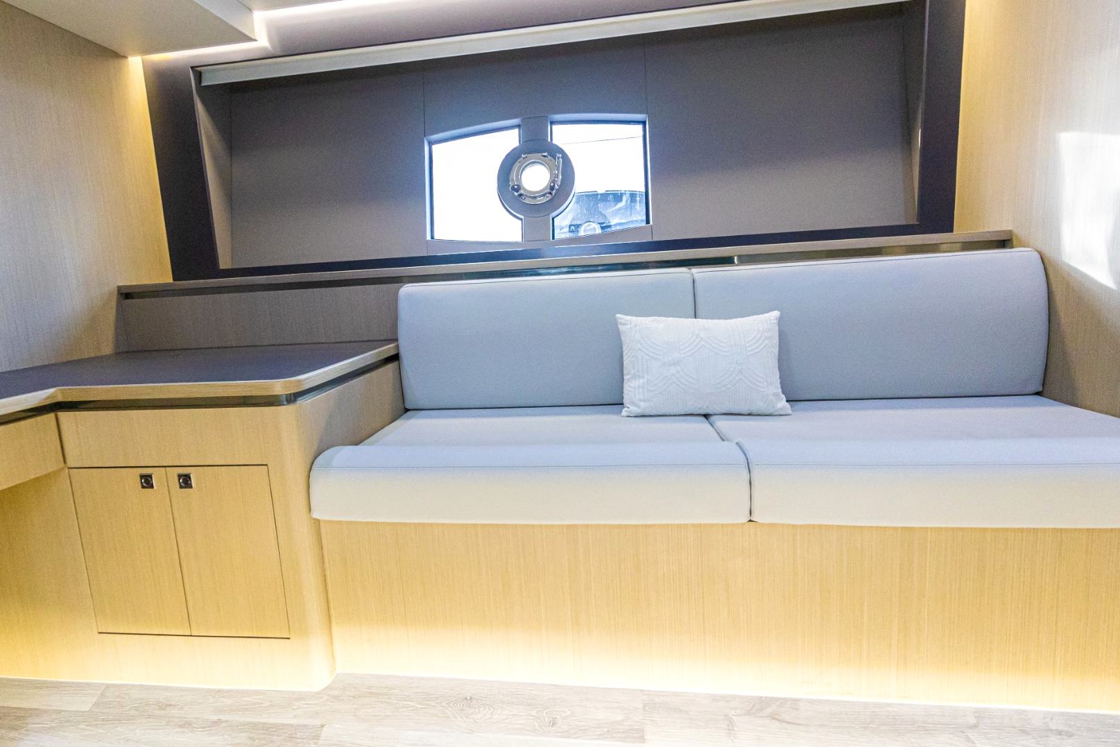 Foto 3: Sky Walker Axa