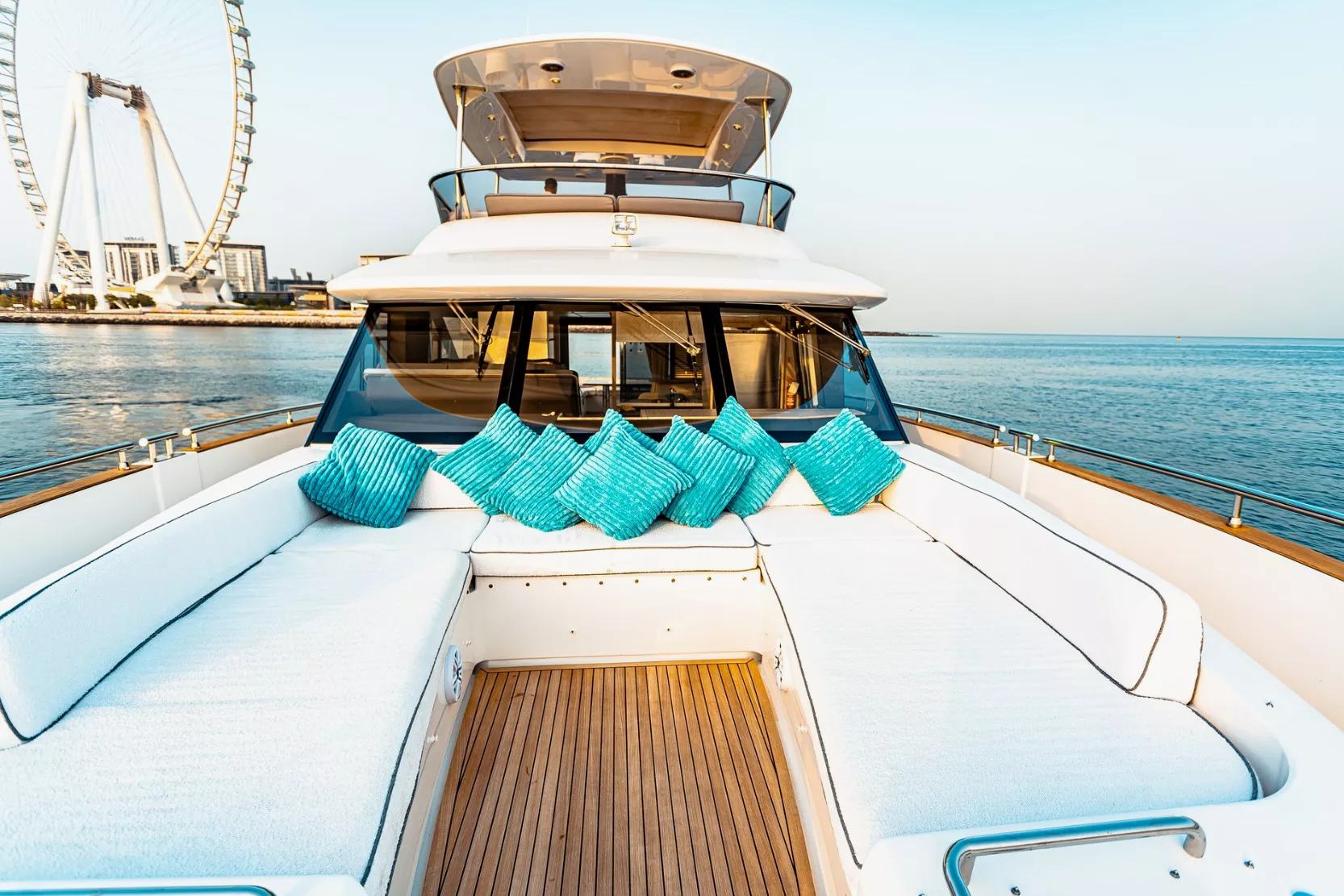 Foto 13: Azimut Magellano 66 Fuß