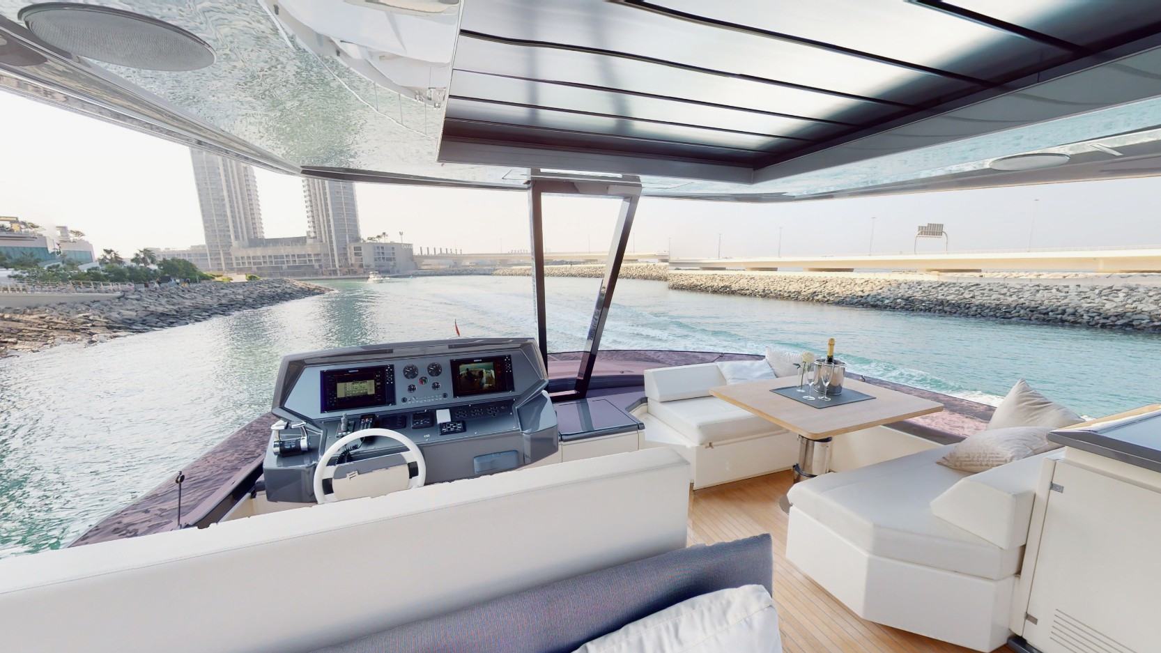 Foto 11: Ferretti 78 Fuß