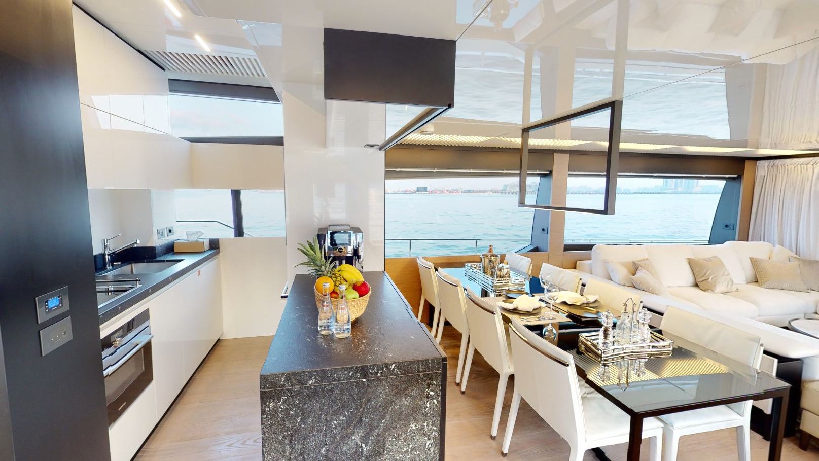Foto 12: Ferretti 78 Fuß