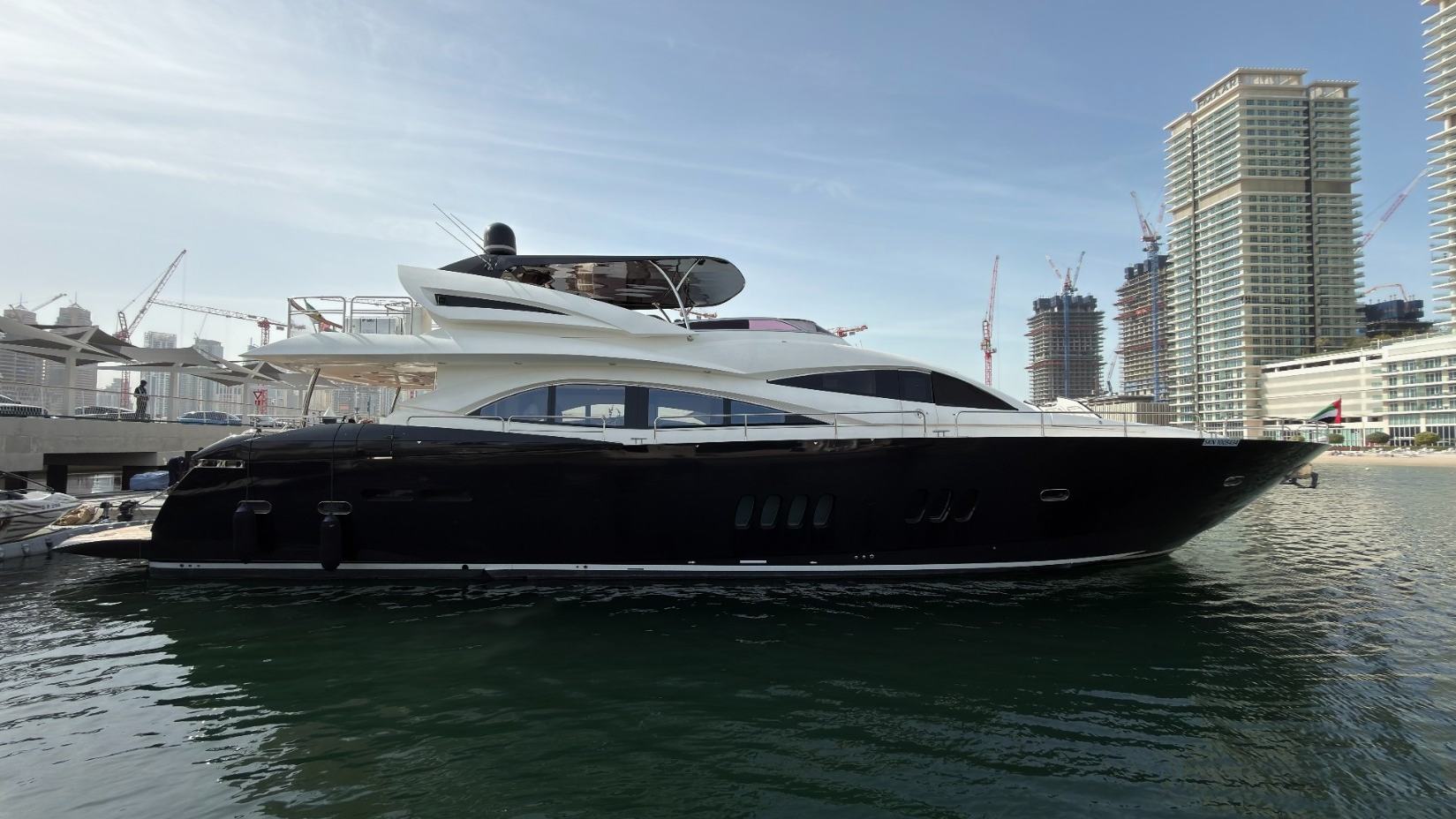 Sunseeker Aarna (90 Fuß)