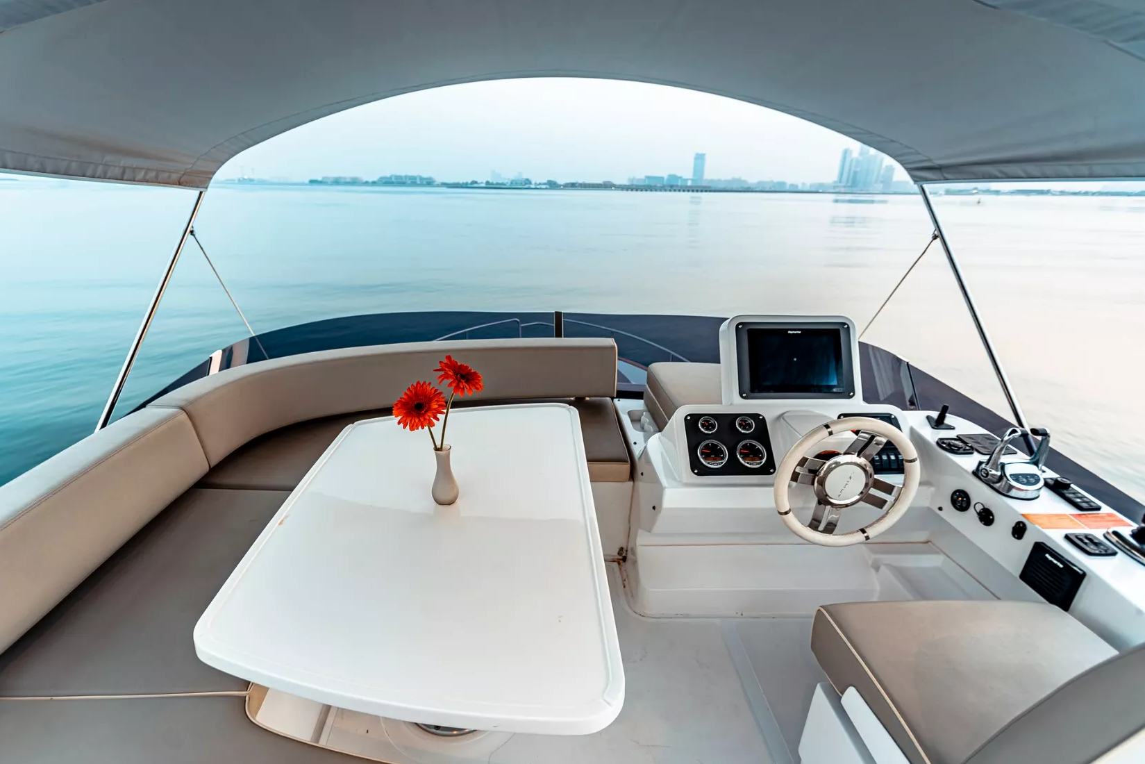 Foto 2: Azimut Magellano 43 Fuß