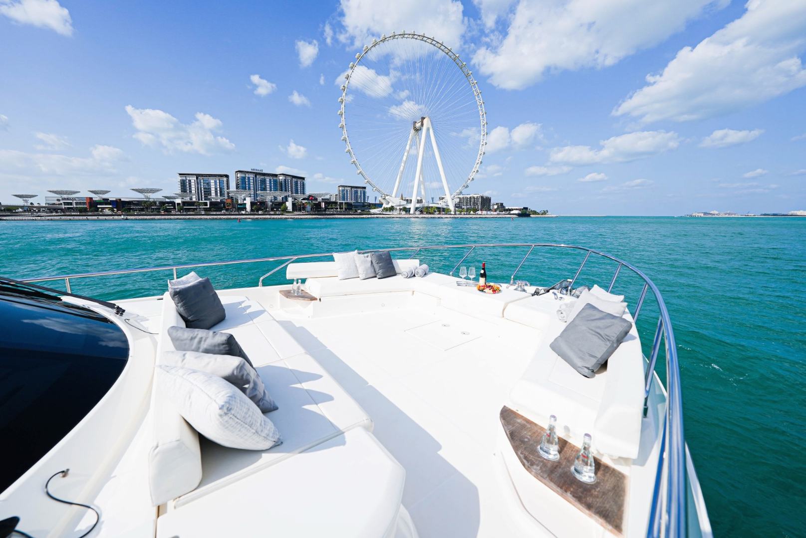 Foto 10: Ferretti 67 Fuß