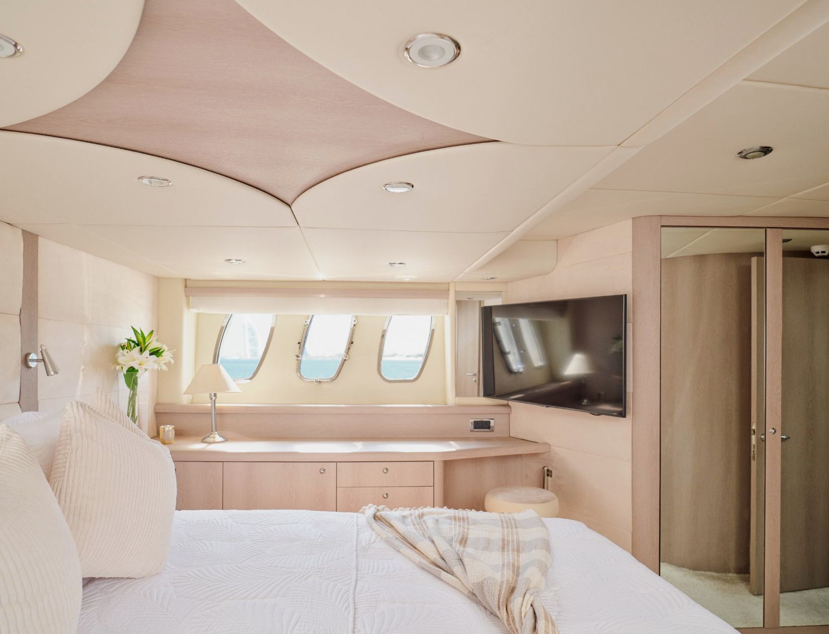 Foto 3: Sunseeker Satoshi