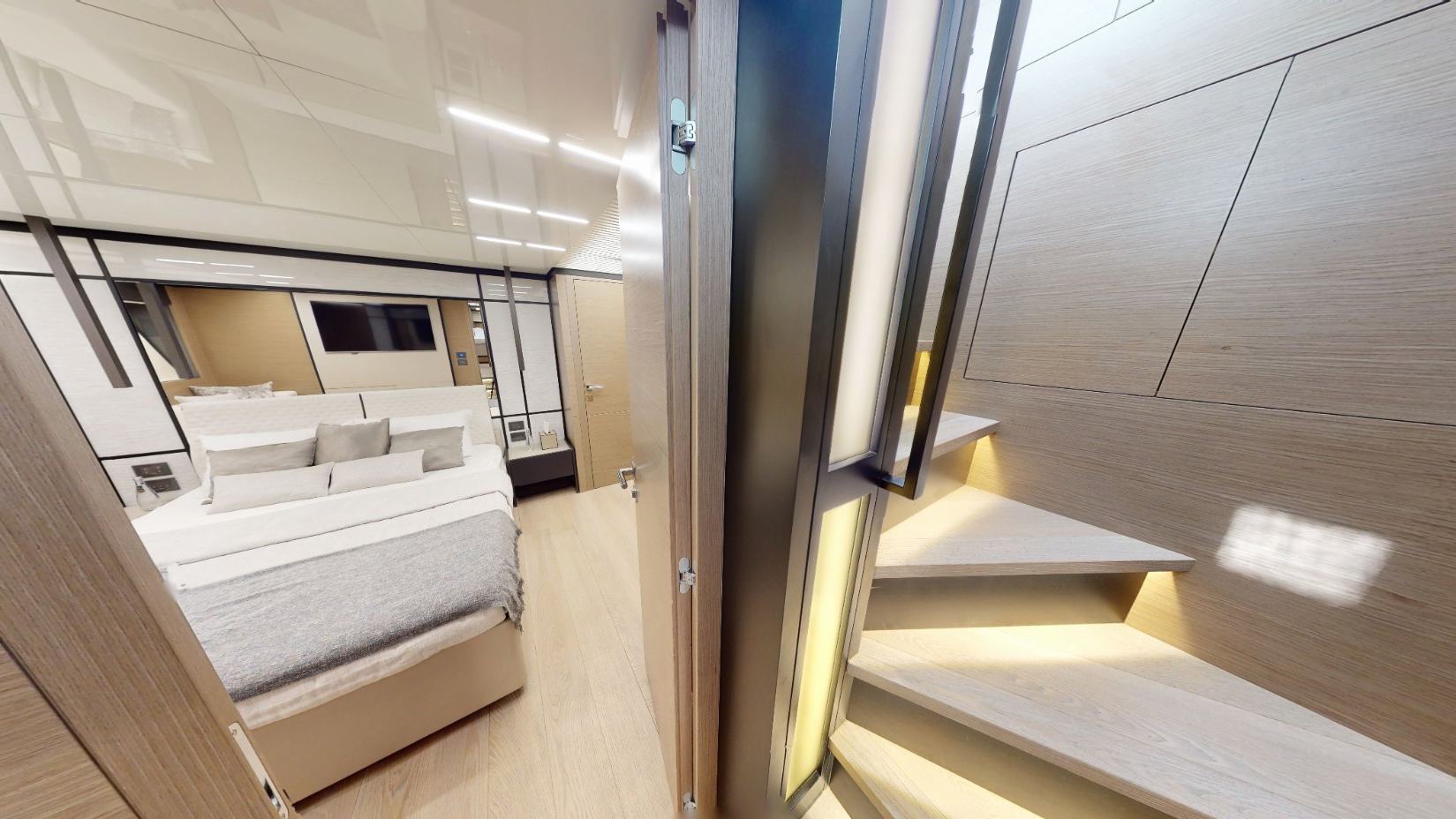 Foto 3: Ferretti 78 Fuß