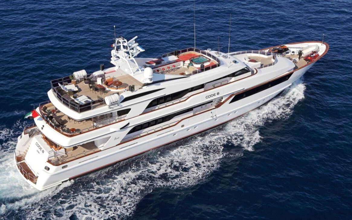 Benetti Code 8 (164 Fuß)