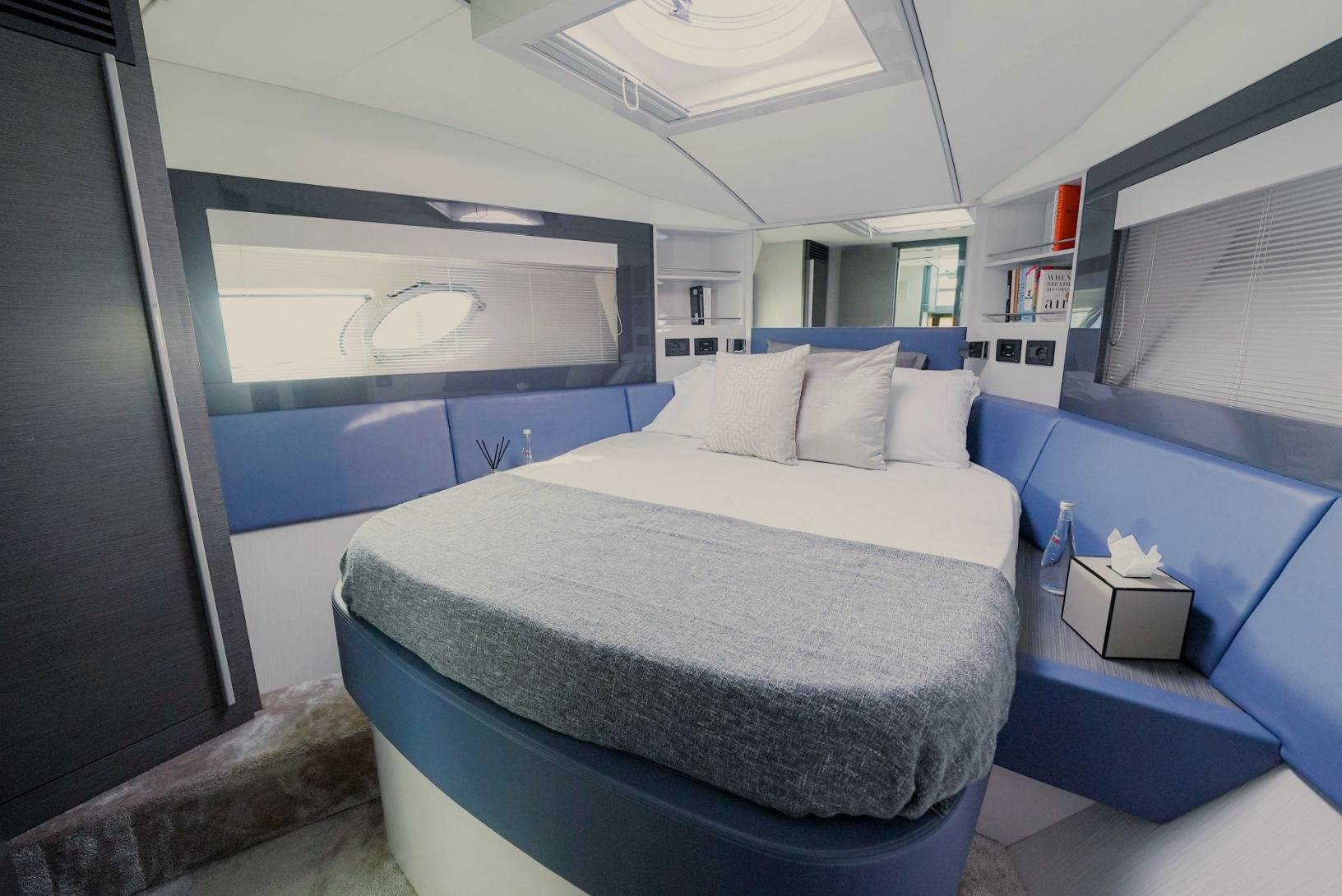 Foto 9: Pershing 5X Pearl White