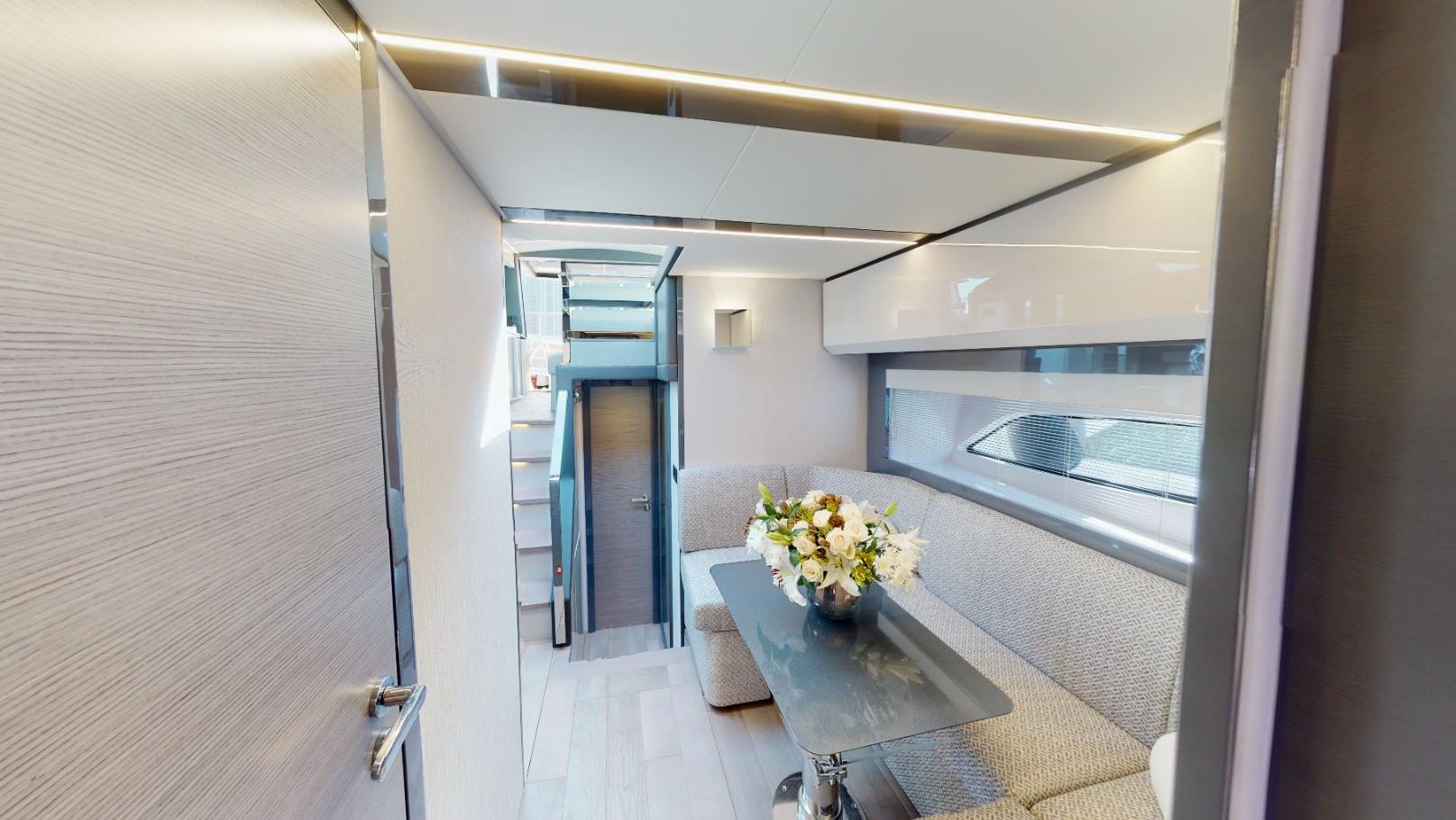 Foto 14: Pershing 5X Pearl White