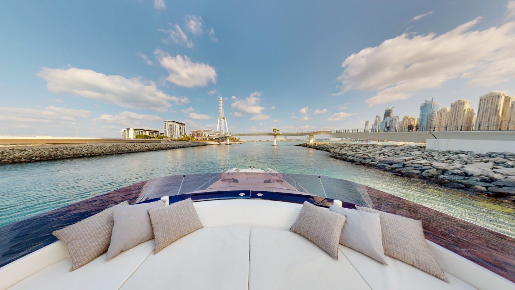 Foto 14: Ferretti 67 Fuß