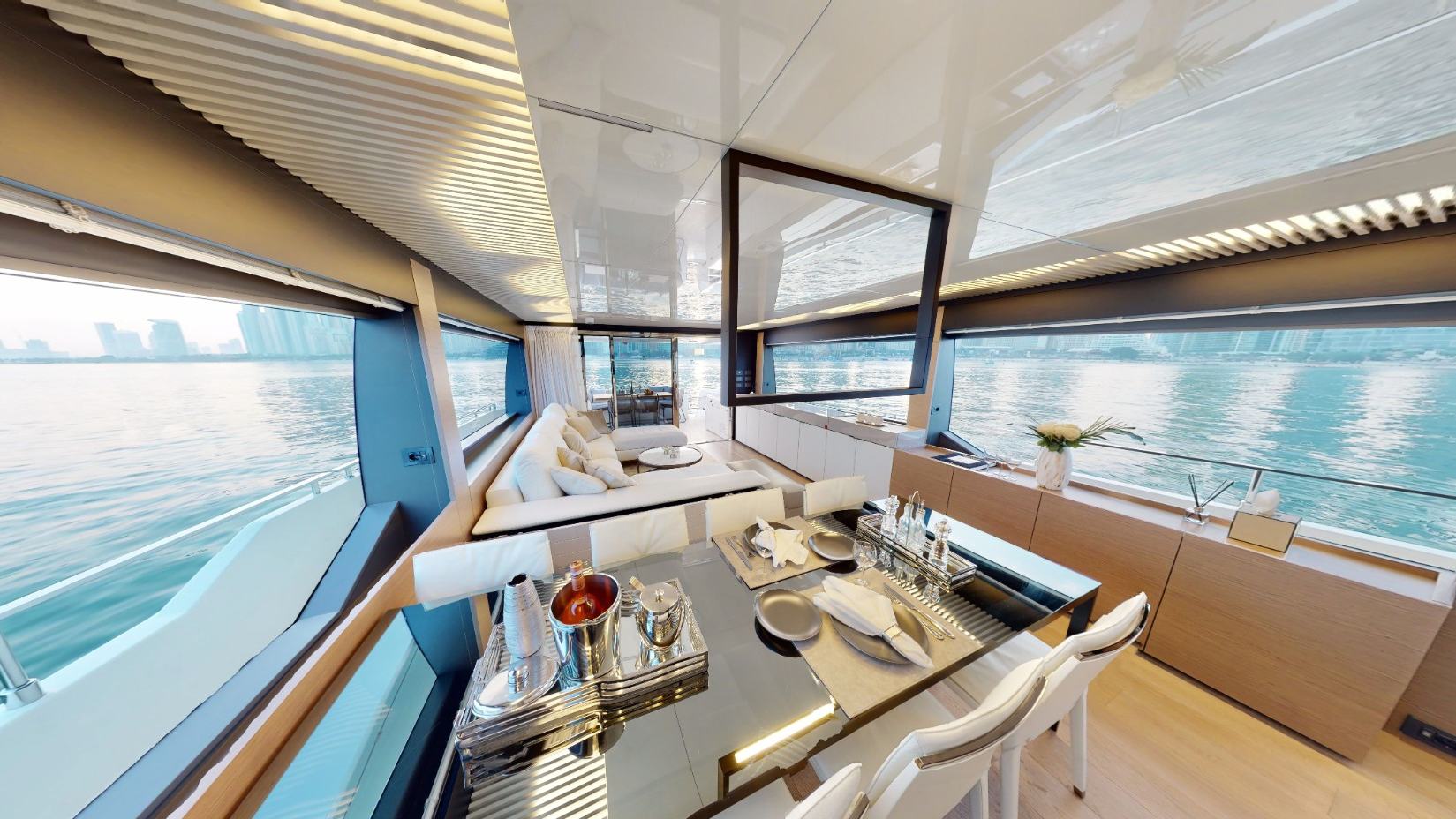 Foto 13: Ferretti 78 Fuß