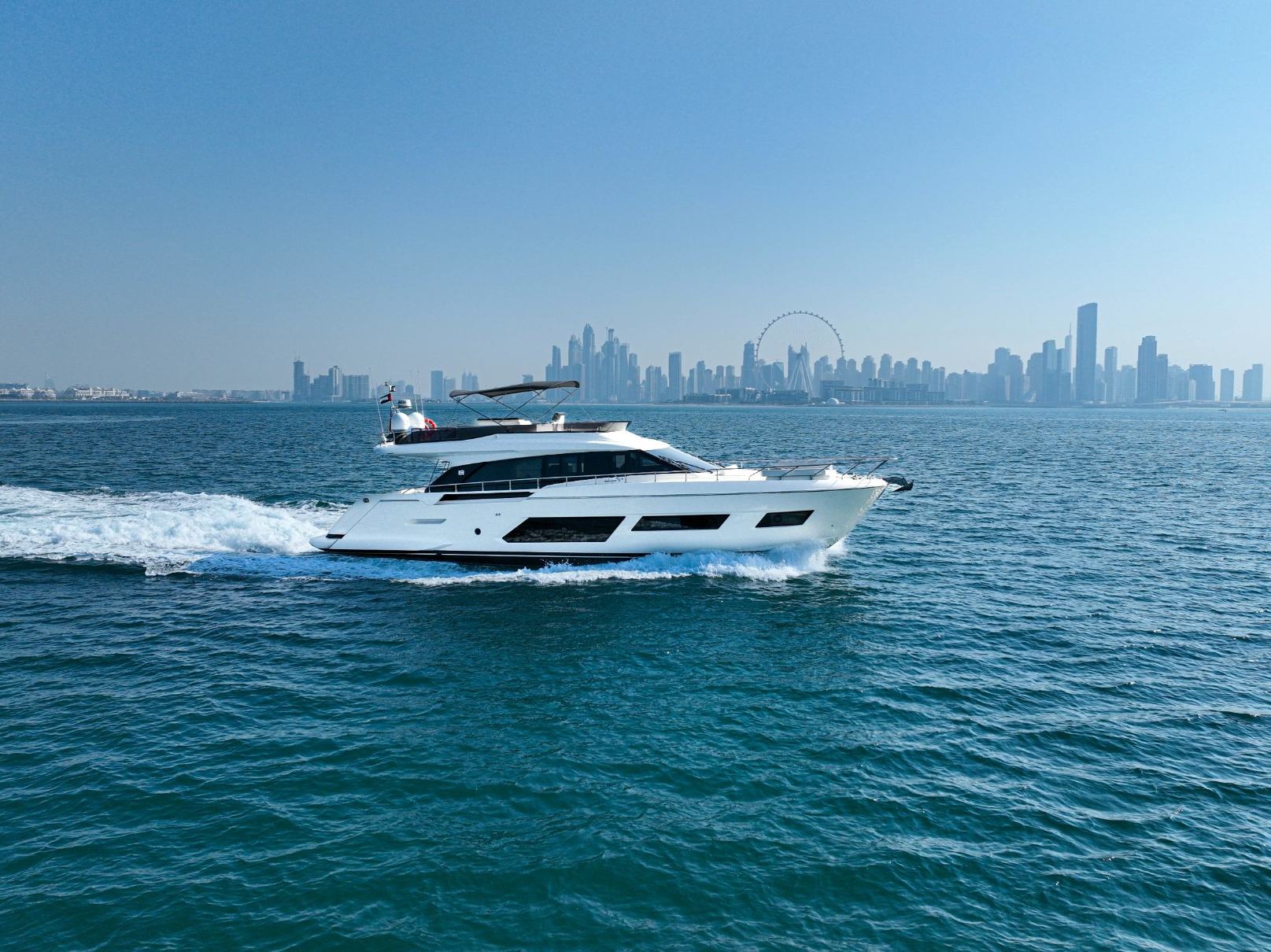 Foto 12: Ferretti 67 Fuß
