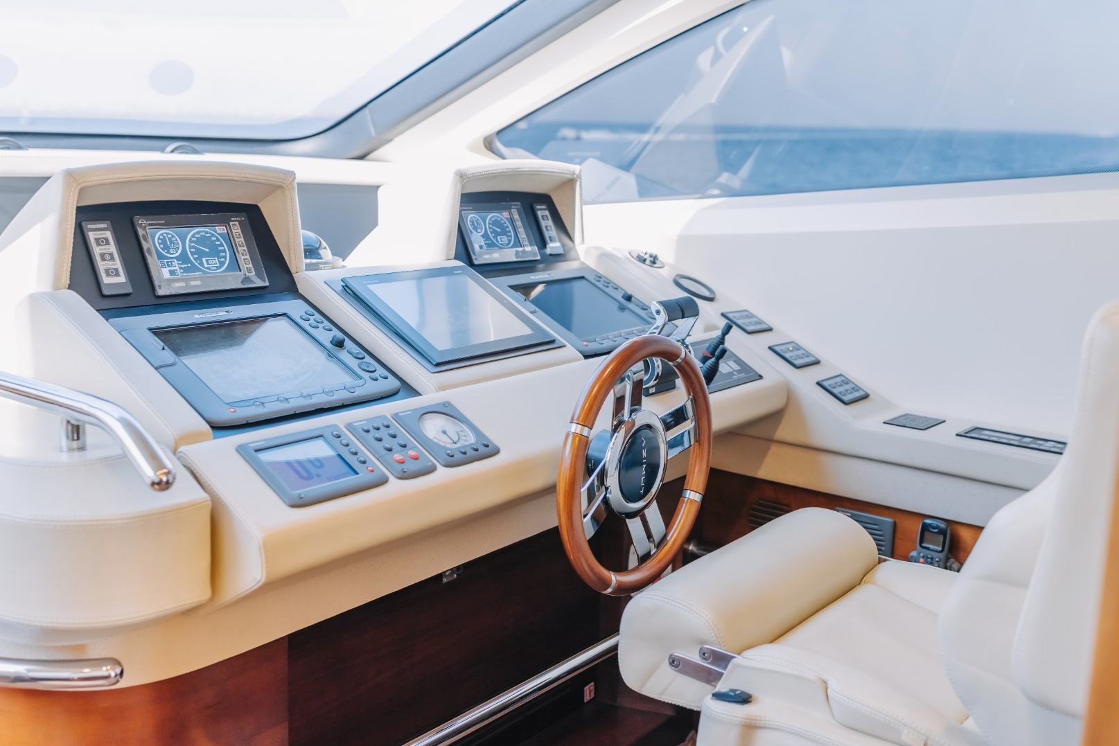 Foto 11: Azimut Viktoria