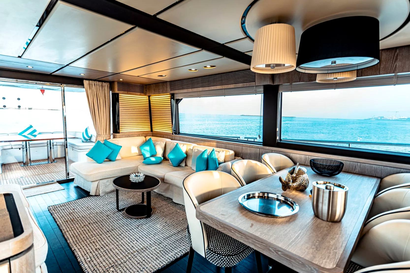 Foto 11: Azimut Magellano 66 Fuß