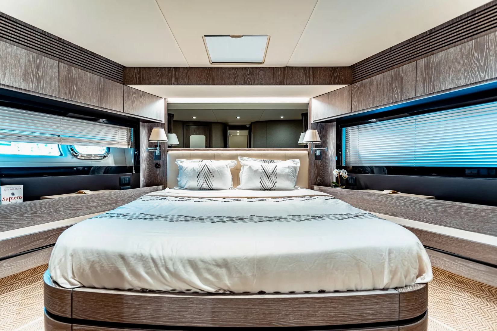 Foto 14: Azimut Magellano 66 Fuß