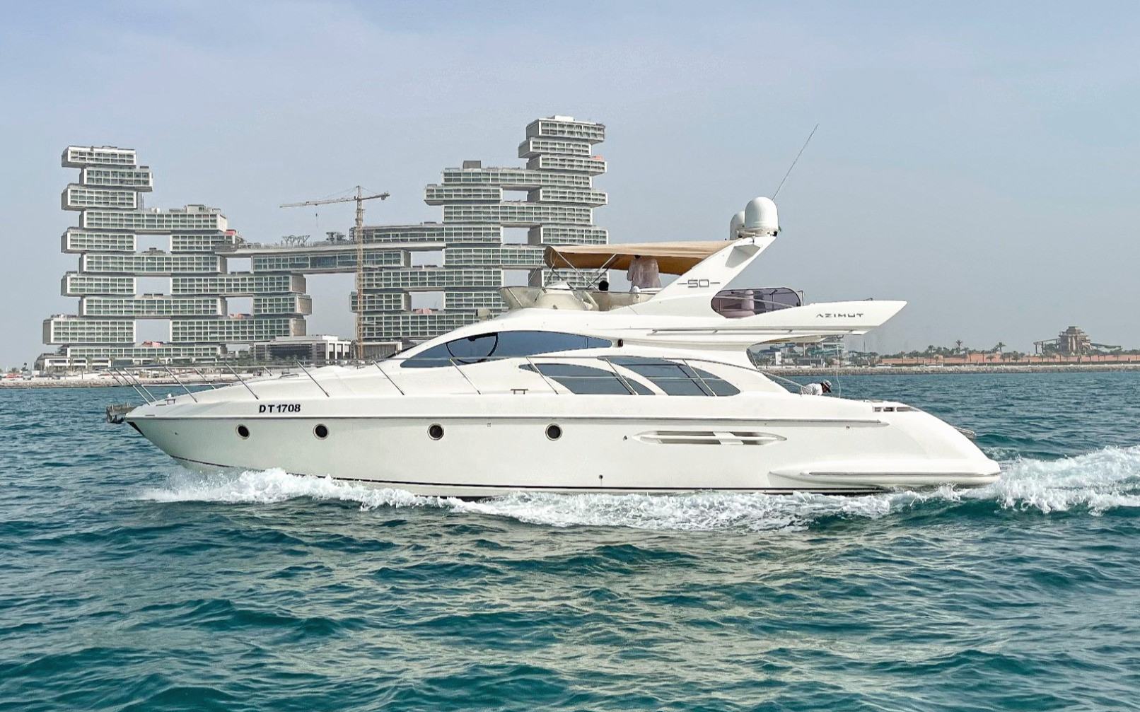 Azimut Grand Crew (50 Fuß)