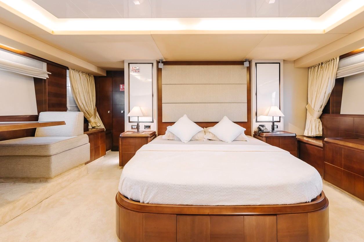 Foto 10: Azimut Viktoria