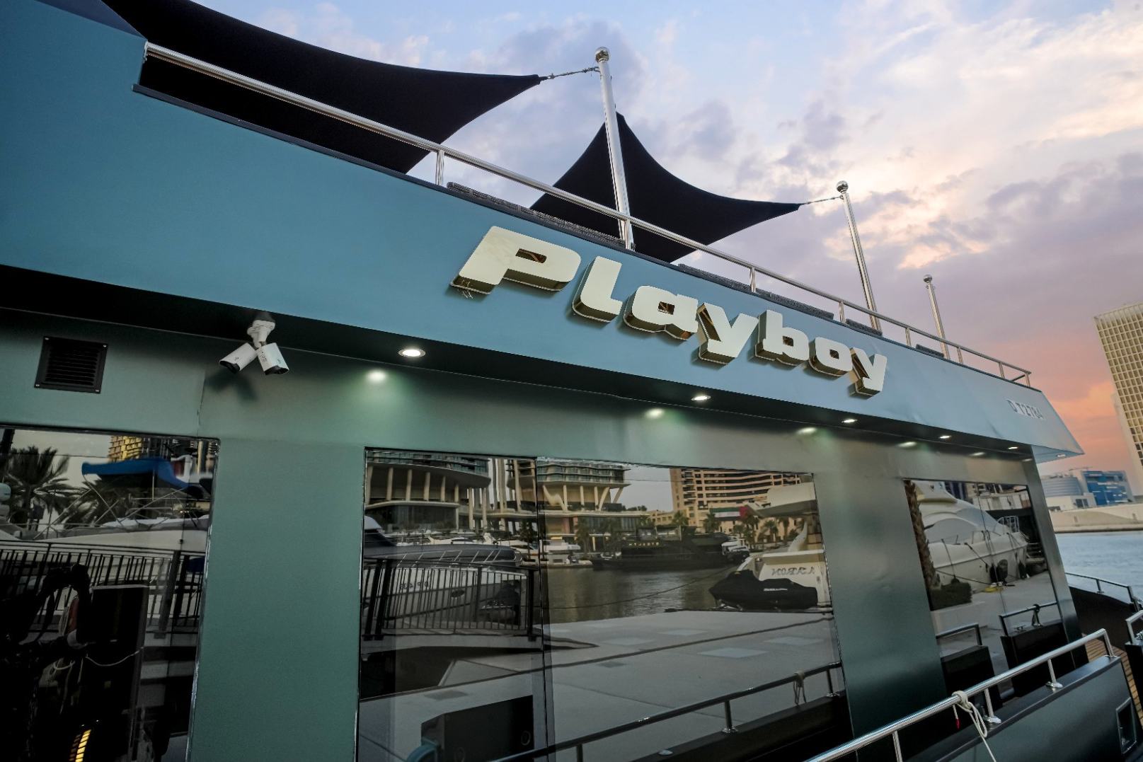 Foto 7: Play Boy Houseboat