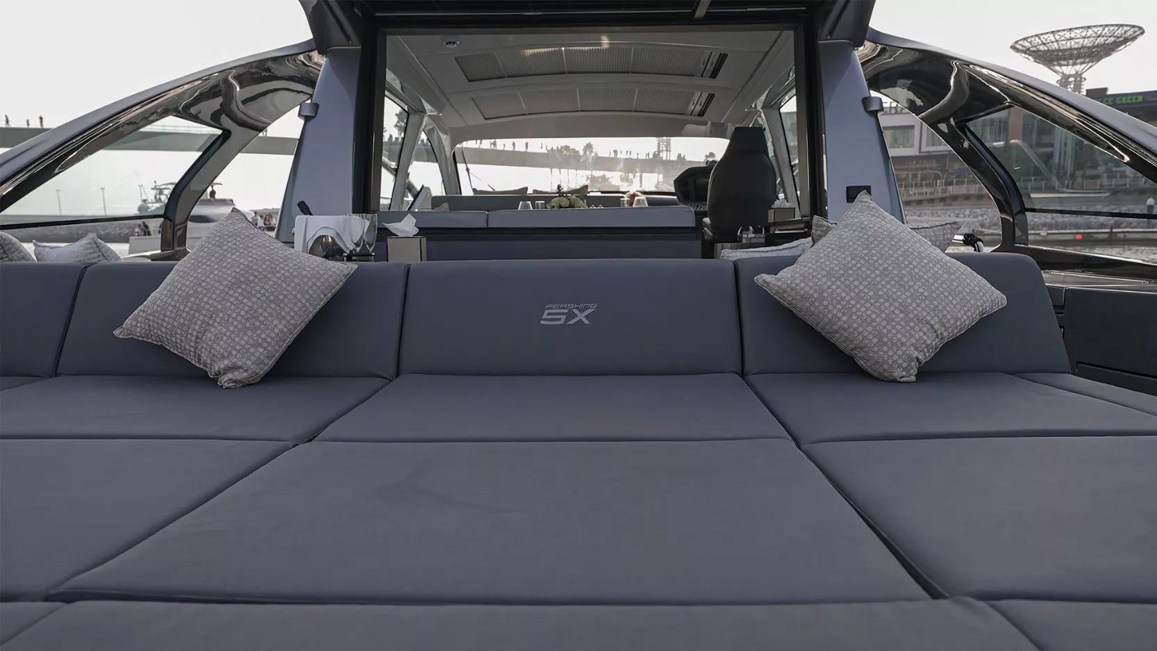 Foto 7: Pershing 5X Shark Grey