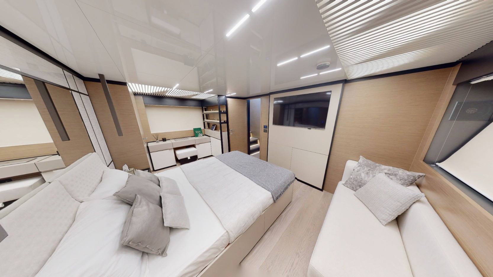 Foto 6: Ferretti 78 Fuß