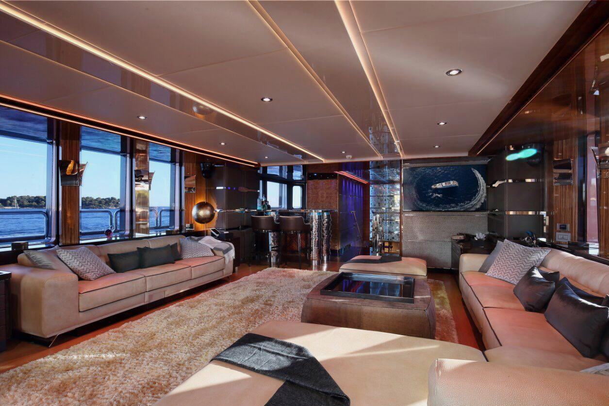 Foto 2: Benetti Code 8