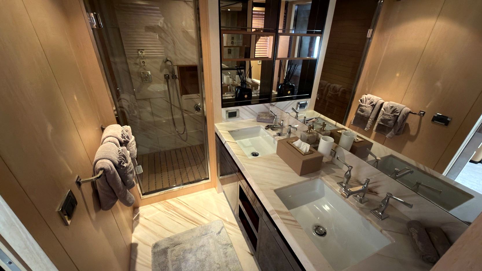 Foto 8: Azimut Satisfaction