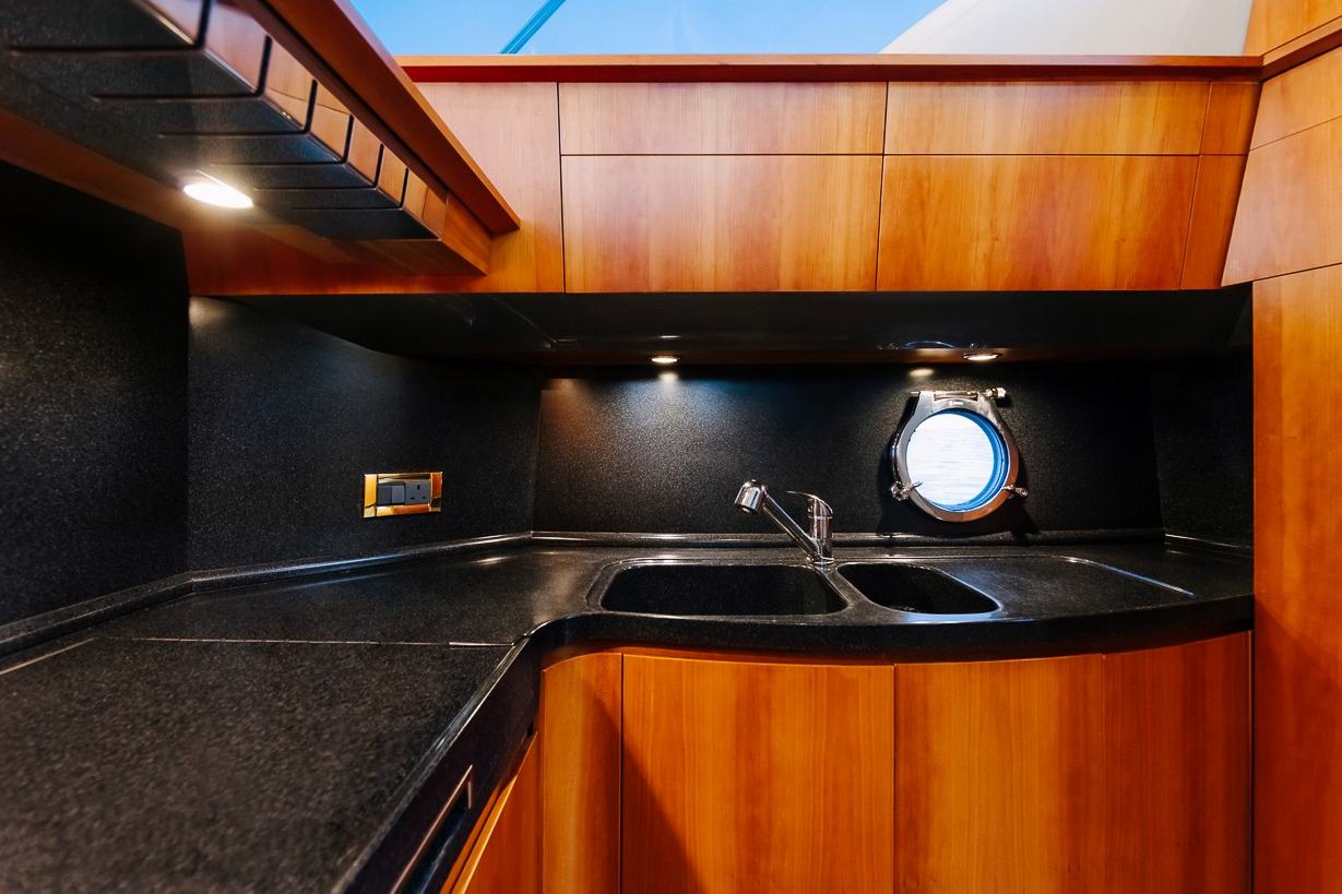 Foto 2: Azimut Candy