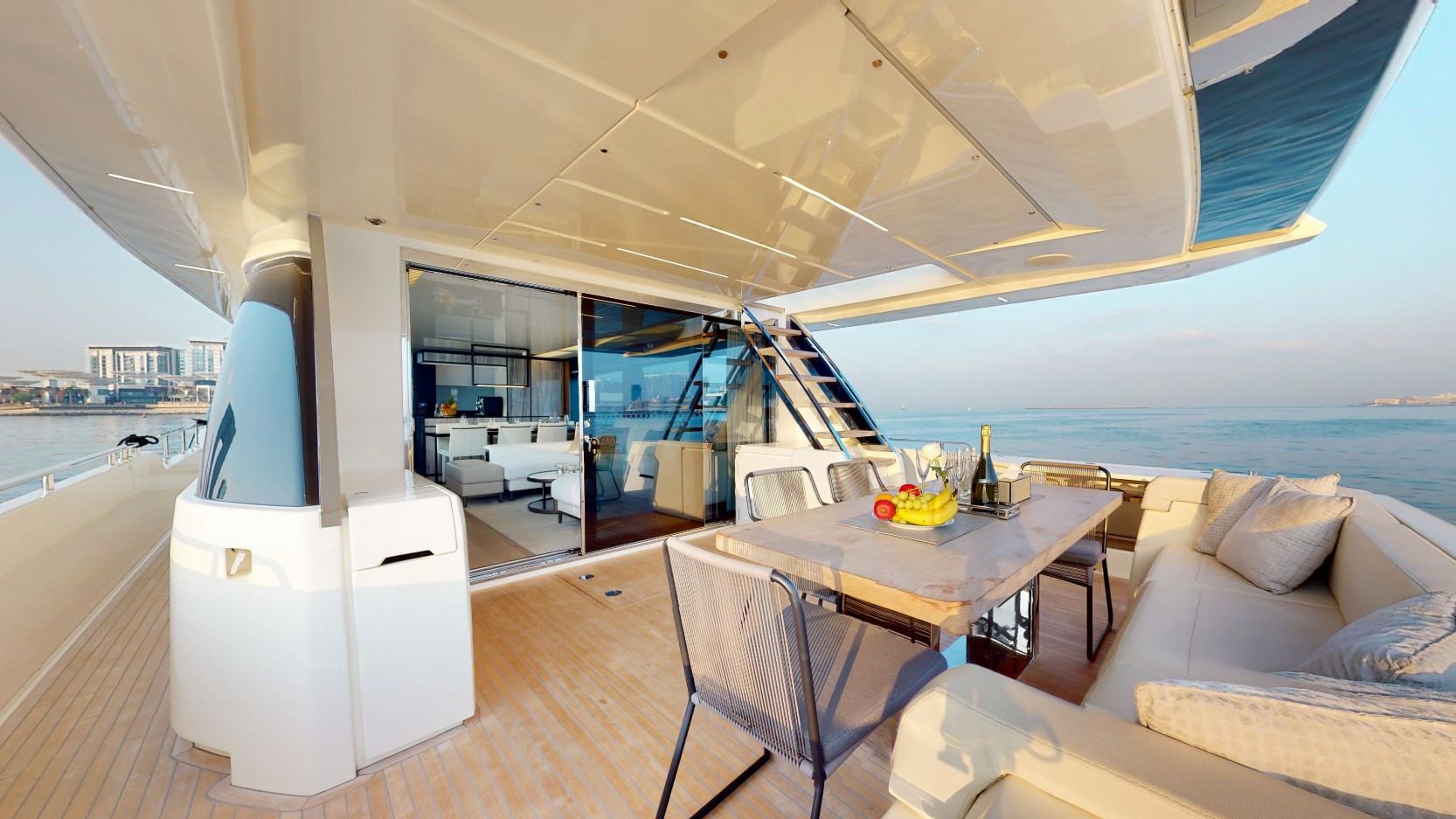 Foto 7: Ferretti 78 Fuß